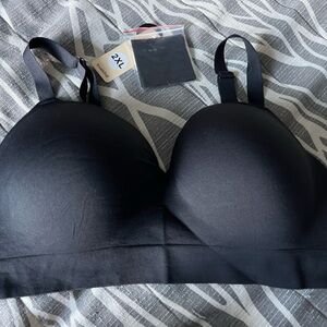 Black Seamless Bra